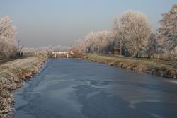 Schleuse Ostrhauderfehn bei Frost