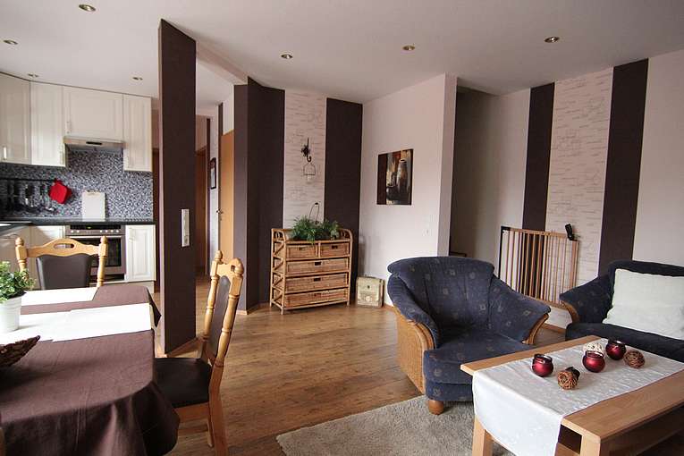 http://www.ferienwohnung-ostfriesland-koslitz.de/bilder_pension/wohnzimmer_kueche.jpg